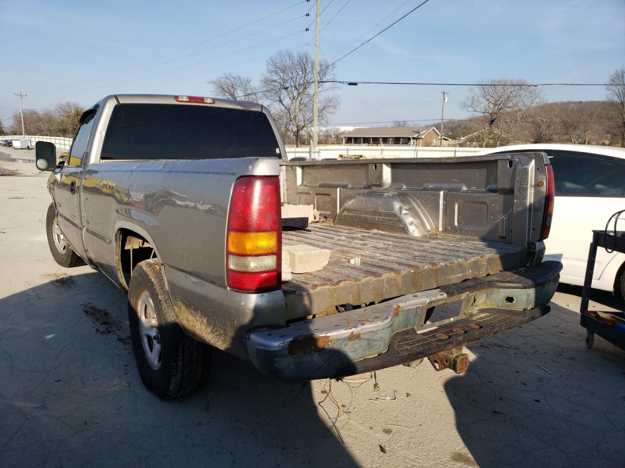 Photo 3 from auction – 2001 CHEVROLET SILVERADO with VIN 1GCEC14V21E267587
