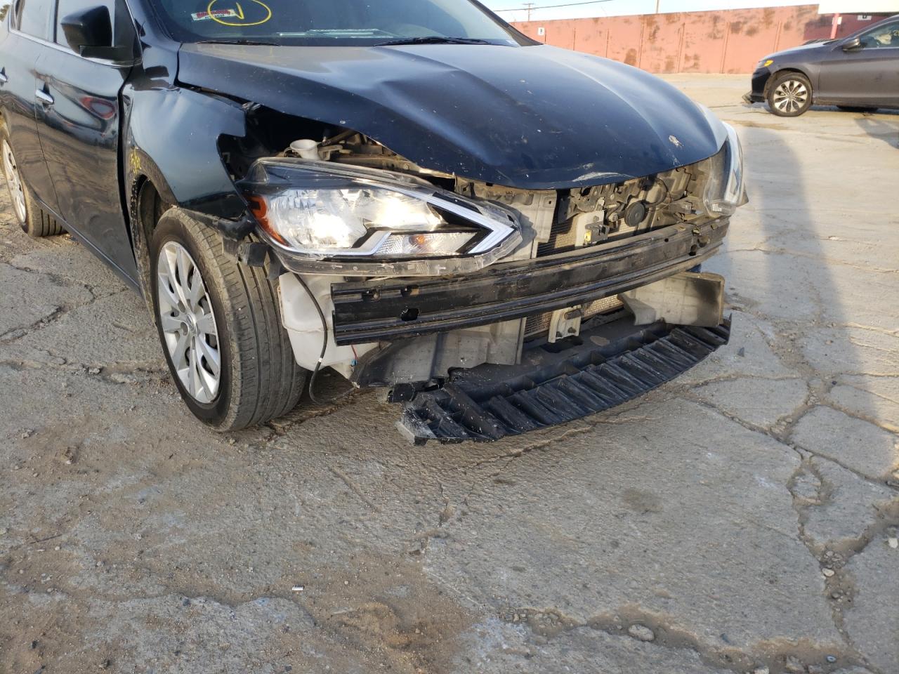 Photo 9 from auction – 2017 NISSAN SENTRA S with VIN 3N1AB7AP1HY277392