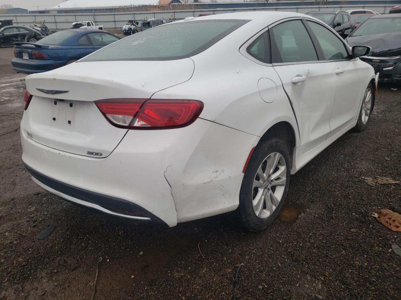 Фото 4 с аукциона – 2015 CHRYSLER 200 LIMITE с VIN 1C3CCCAB4FN599913