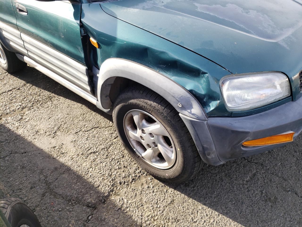 Photo 9 from auction – 1997 TOYOTA RAV4 with VIN JT3HP10V7V0119756