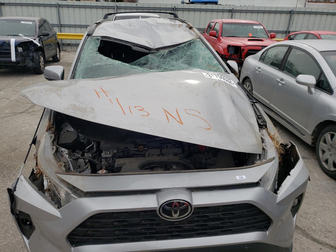 Photo 9 from auction – 2020 TOYOTA RAV4 XLE with VIN 2T3W1RFV1LC052575