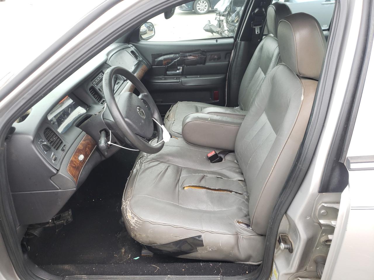Photo 5 from auction – 2007 MERCURY GRAND MARQ with VIN 2MEFM74V17X609492