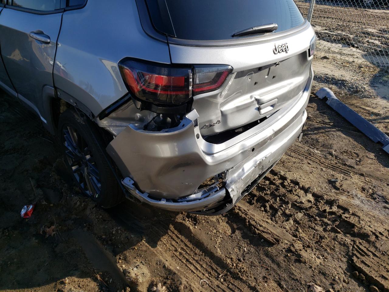 Photo 9 from auction – 2022 JEEP COMPASS LI with VIN 3C4NJDCB7NT111307