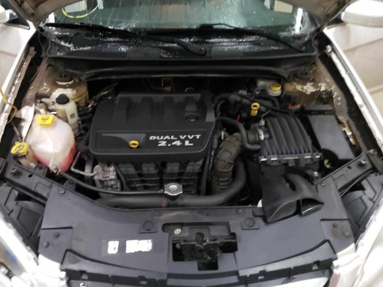 صورة رقم 7 من المزاد - 2014 CHRYSLER 200 LX مع VIN 1C3CCBABXEN229347
