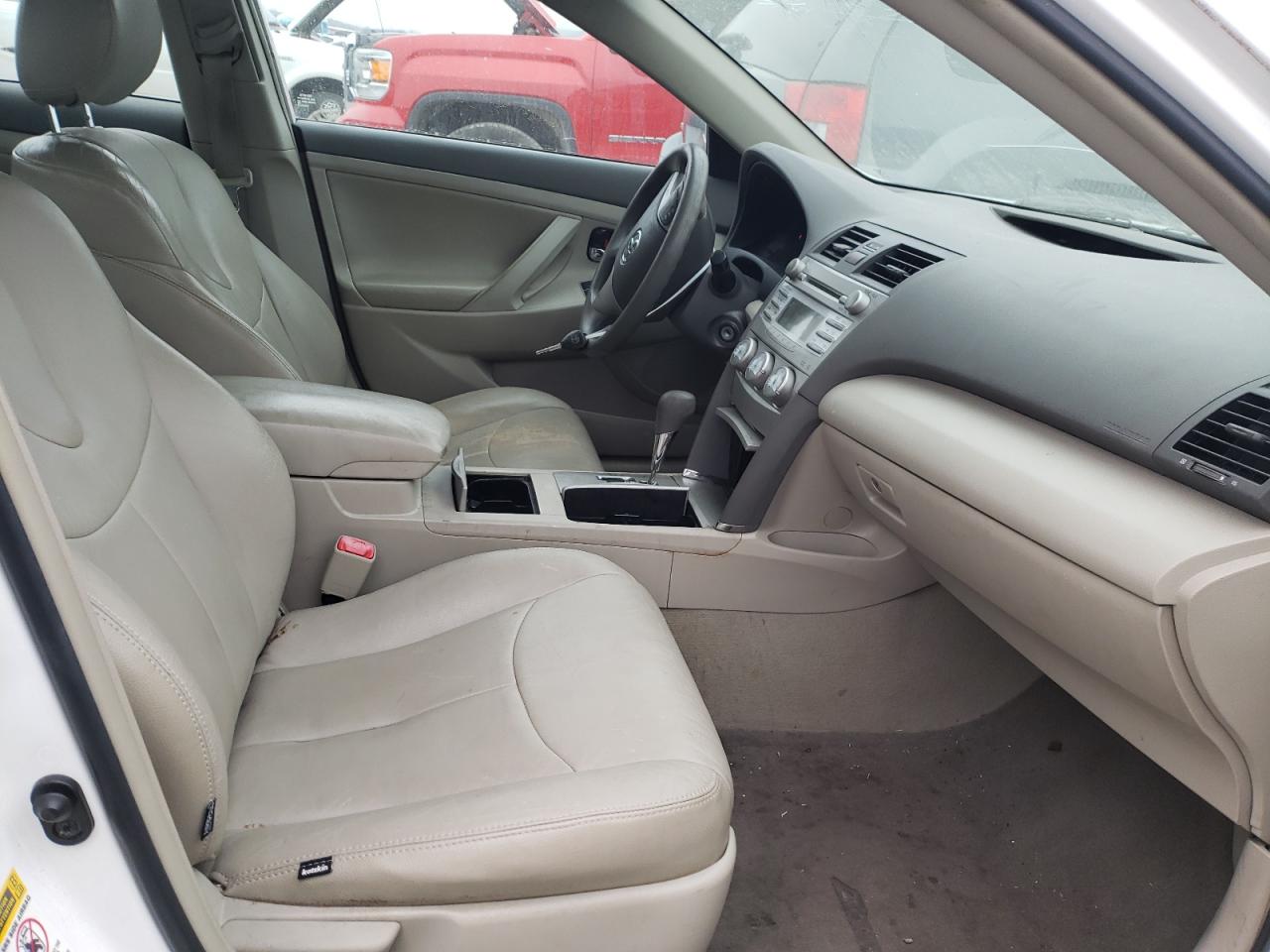 Photo 5 from auction – 2011 TOYOTA CAMRY BASE with VIN 4T4BF3EK2BR215878