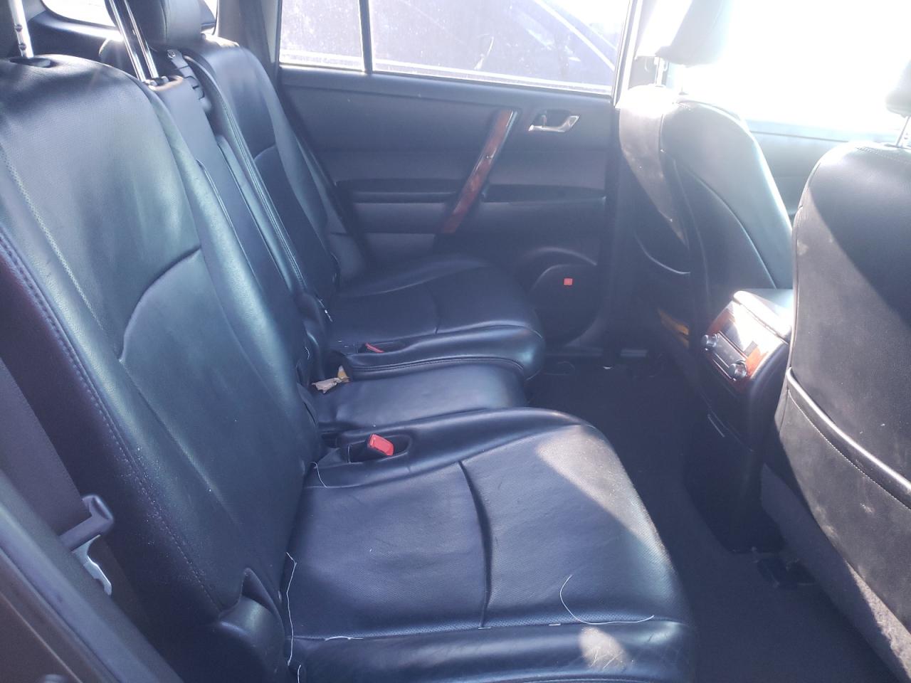 Photo 6 from auction – 2012 TOYOTA HIGHLANDER with VIN 5TDDK3EH8CS124868