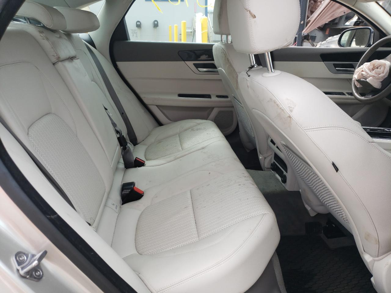Photo 6 from auction – 2016 JAGUAR XF PRESTIG with VIN SAJBK4BV4GCY20272