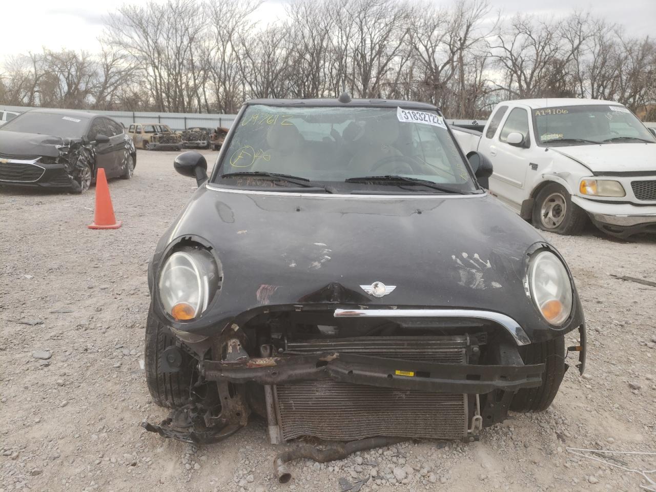 Photo 9 from auction – 2010 MINI COOPER with VIN WMWMR3C57ATU97612