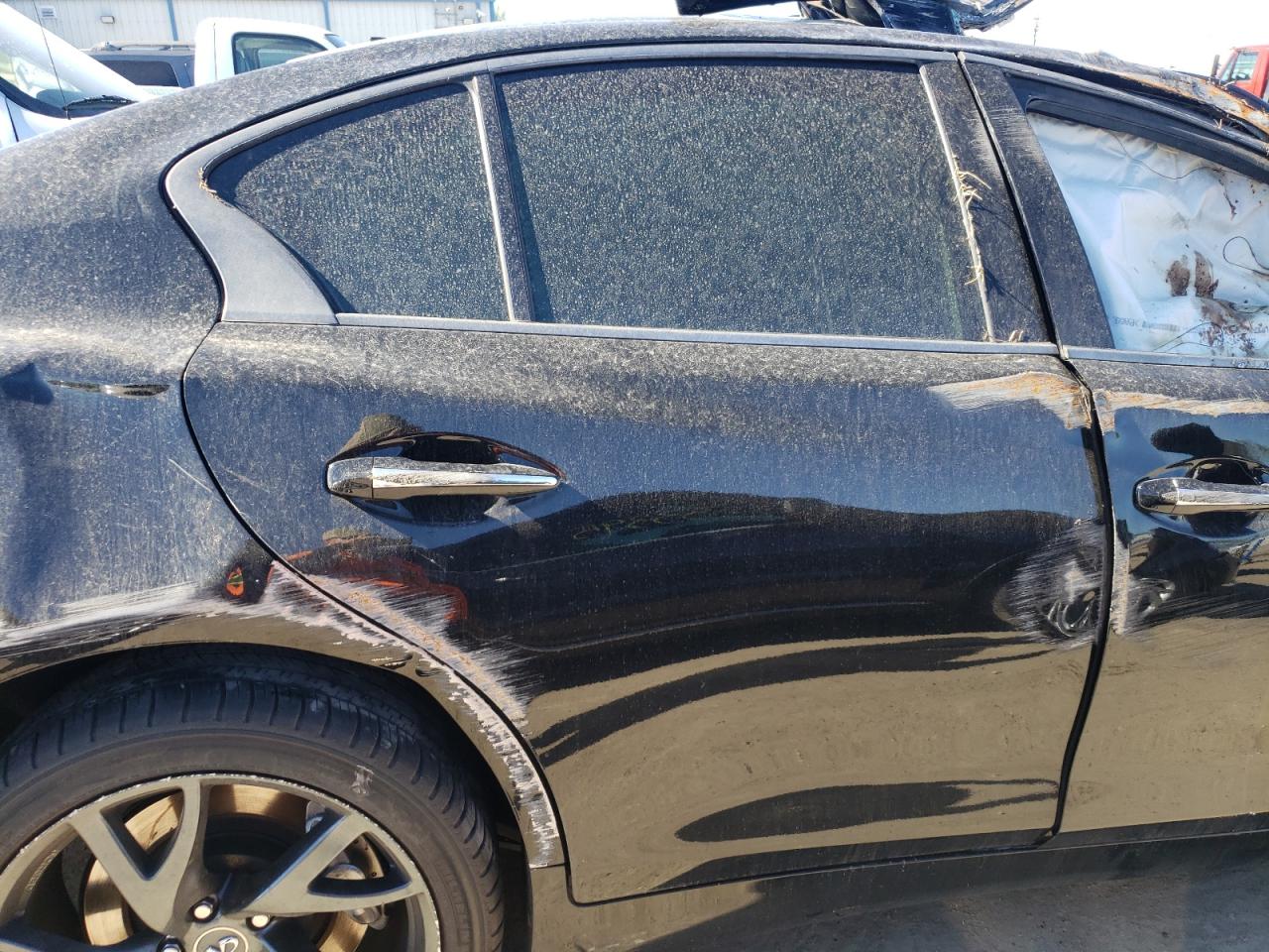 Photo 6 from auction – 2015 INFINITI Q50 BASE with VIN JN1BV7AP1FM340793