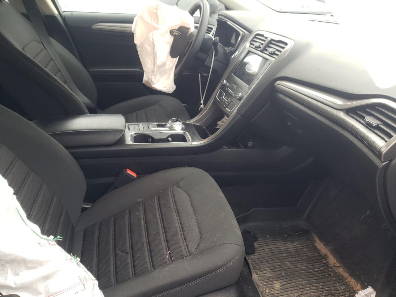 Photo 5 from auction – 2020 FORD FUSION SE with VIN 3FA6P0HD0LR230435