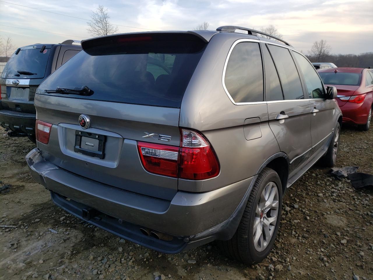 Photo 4 from auction – 2006 BMW X5 4.4I with VIN 5UXFB53516LV27415