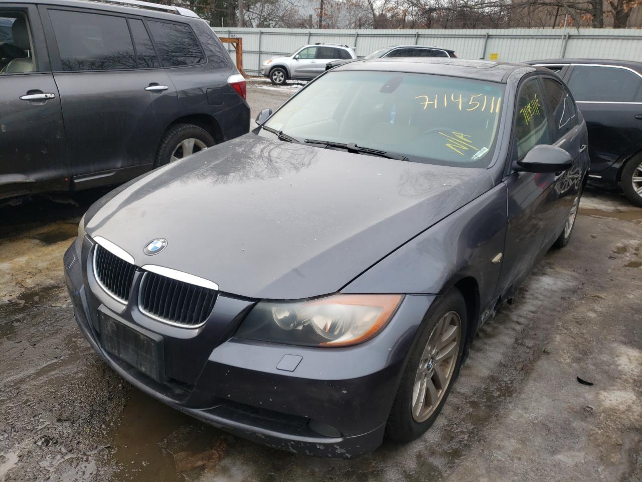Photo 2 from auction – 2006 BMW 325 XI with VIN WBAVD135X6KV06405