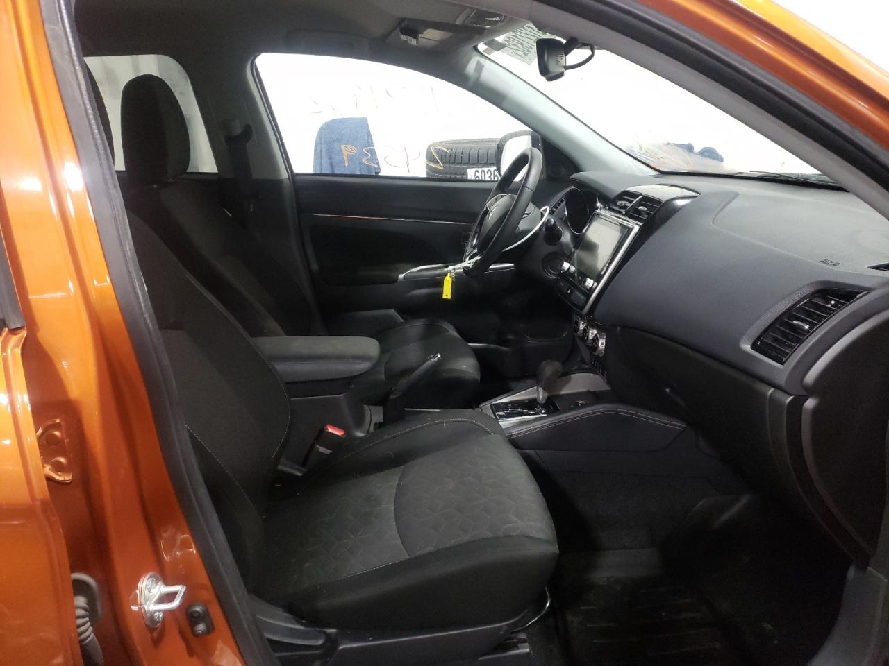 Photo 5 from auction – 2020 MITSUBISHI OUTLANDER with VIN JA4AR3AU3LU001468