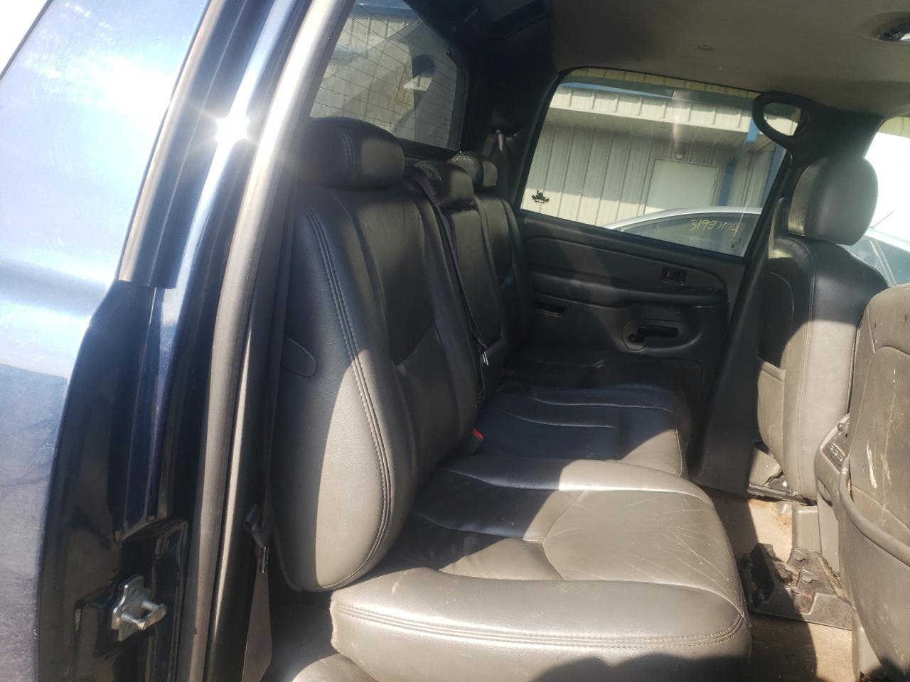 Photo 6 from auction – 2004 CHEVROLET AVALANCHE with VIN 3GNEK12T84G299341