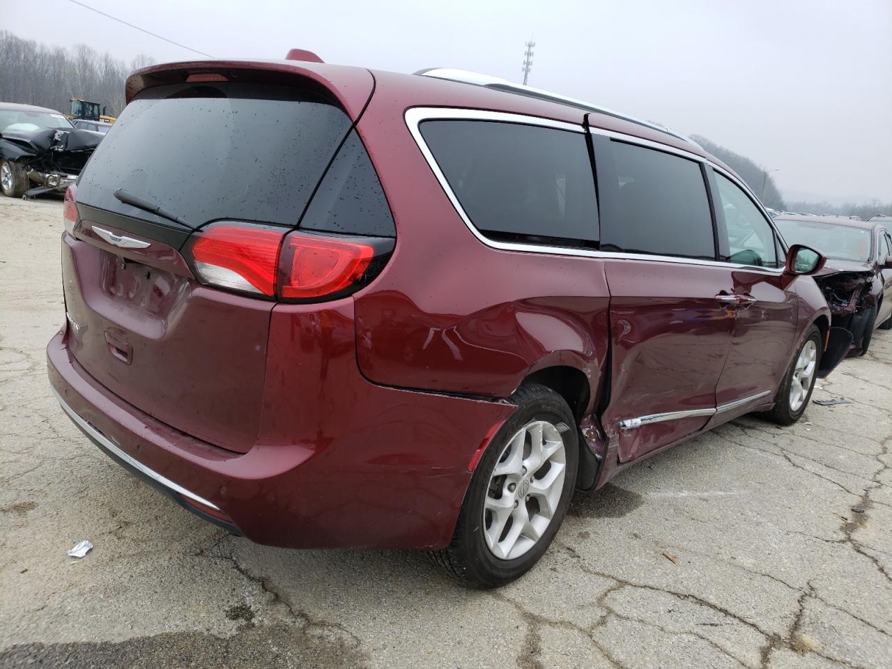 Photo 4 from auction – 2017 CHRYSLER PACIFICA T with VIN 2C4RC1EGXHR578926