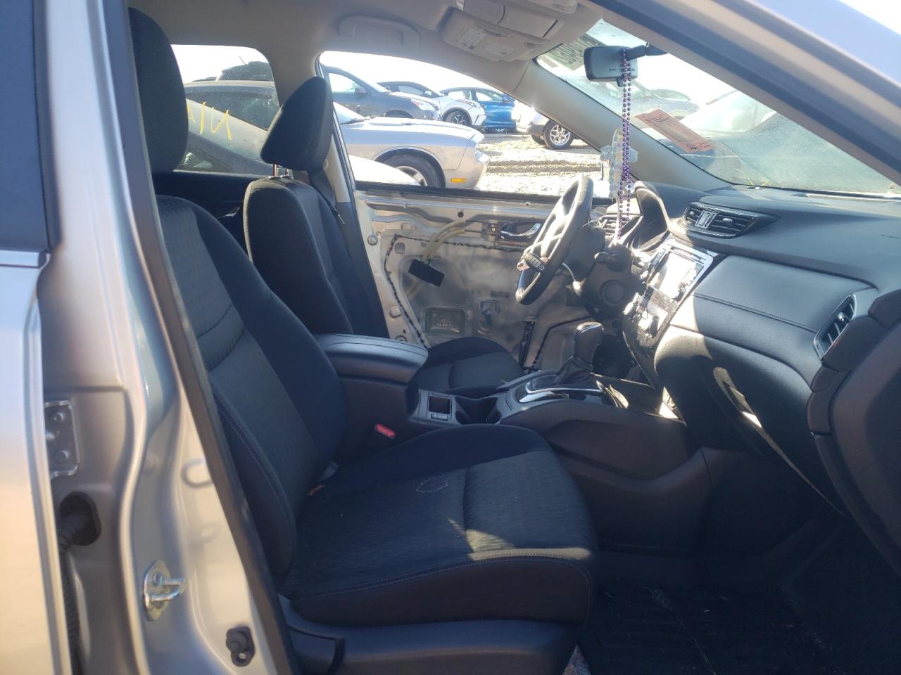 Photo 5 from auction – 2017 NISSAN ROGUE S with VIN JN8AT2MTXHW403573