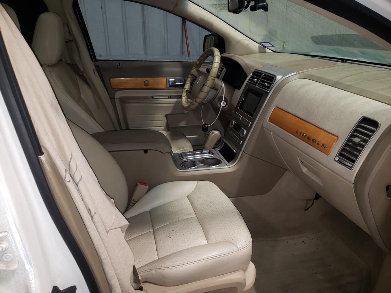 Photo 5 from auction – 2007 LINCOLN MKX with VIN 2LMDU88C67BJ15892