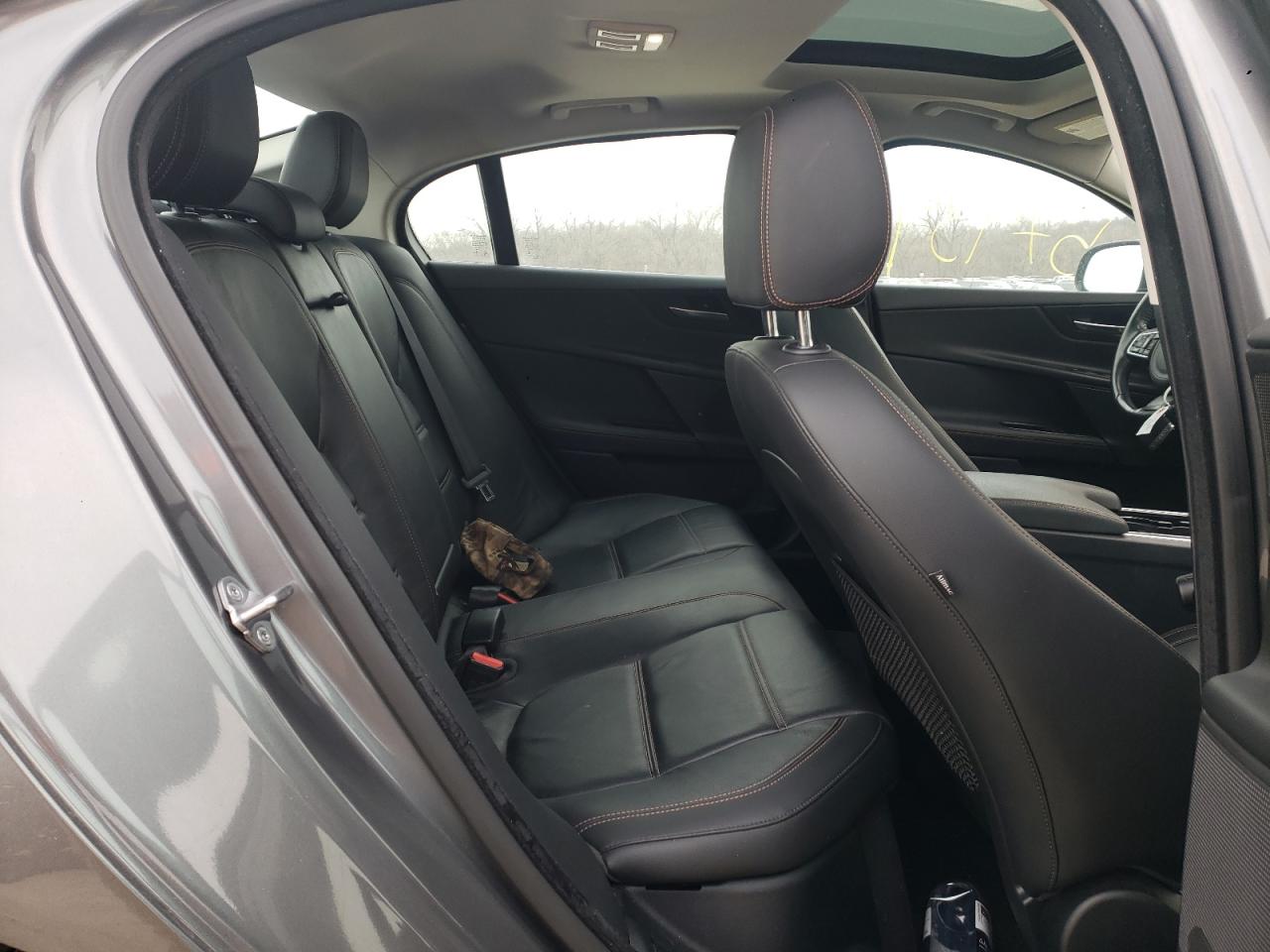 Photo 6 from auction – 2017 JAGUAR XE PRESTIG with VIN SAJAE4BN4HA956515