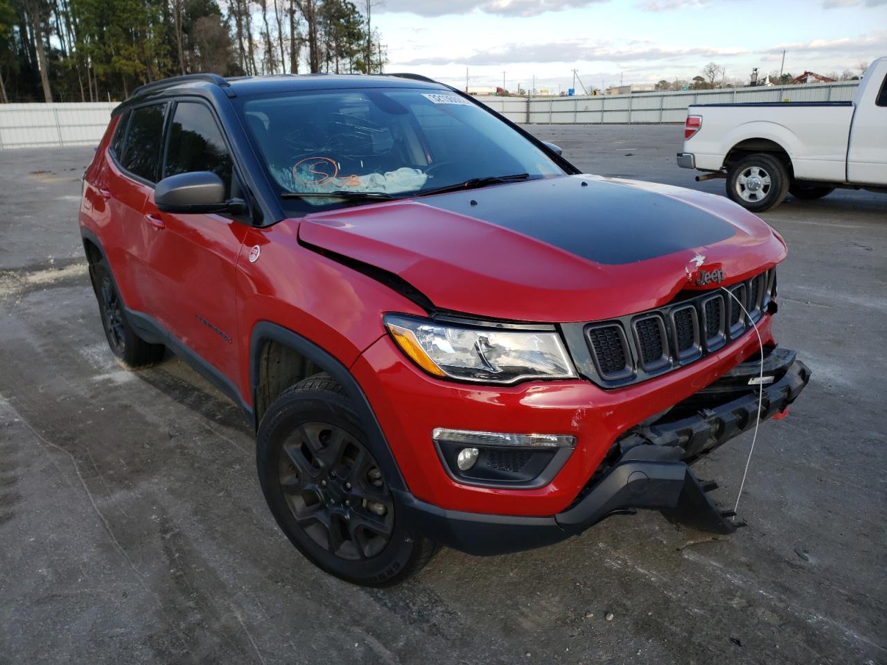 JEEP COMPASS TR 2018 with VIN 3C4NJDDB8JT232632 - Photo from auction