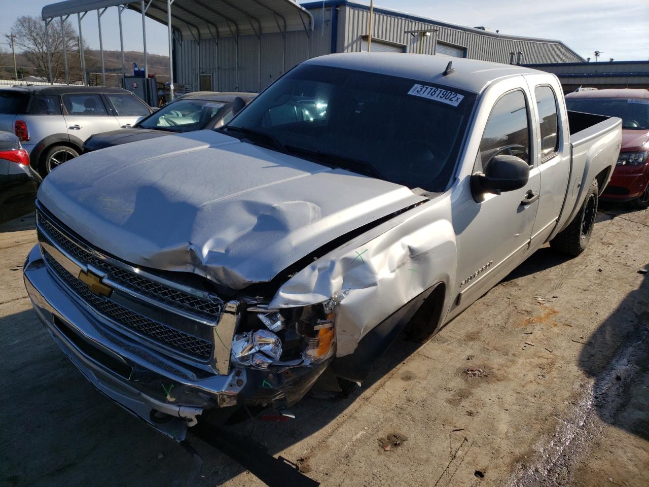 Photo 2 from auction – 2013 CHEVROLET SILVERADO with VIN 1GCRKSE78DZ339674