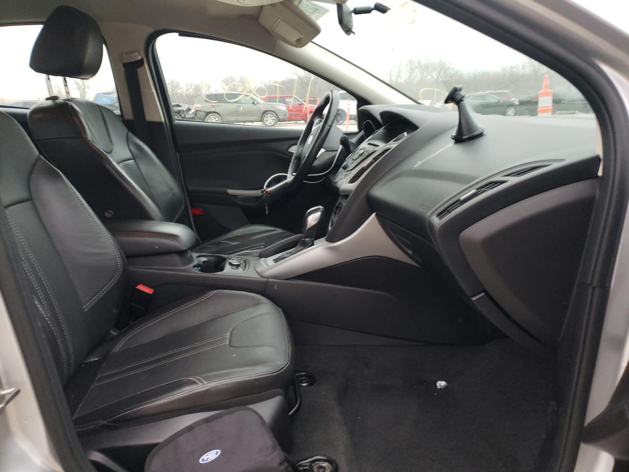 Photo 5 from auction – 2014 FORD FOCUS SE with VIN 1FADP3K26EL306810