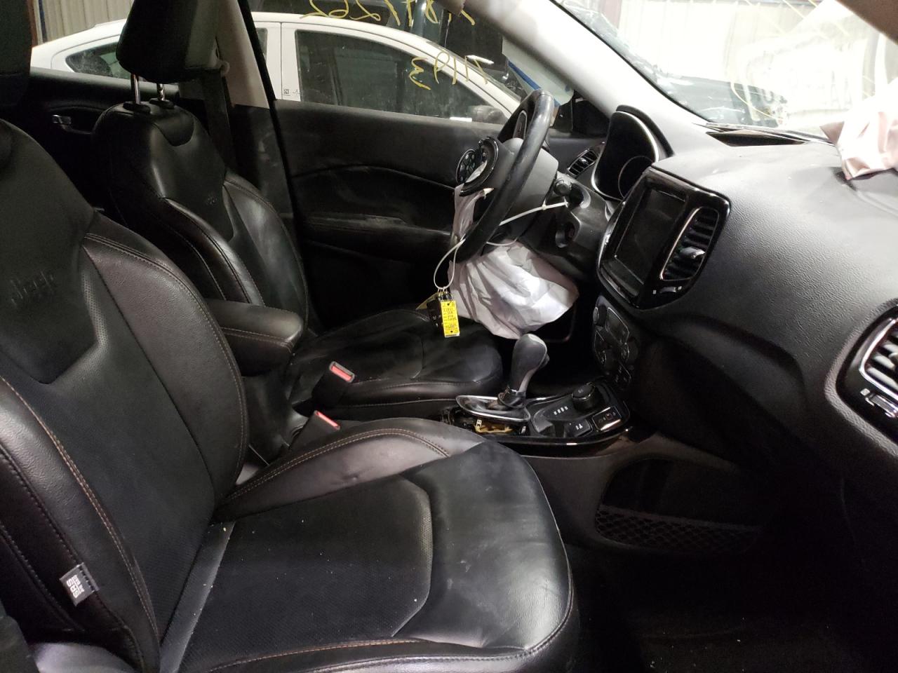 Photo 5 from auction – 2018 JEEP COMPASS LI with VIN 3C4NJDCB0JT334153
