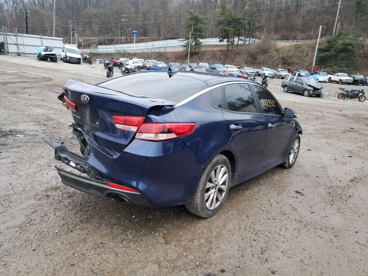 Photo 4 from auction – 2017 KIA OPTIMA LX with VIN 5XXGT4L34HG125533