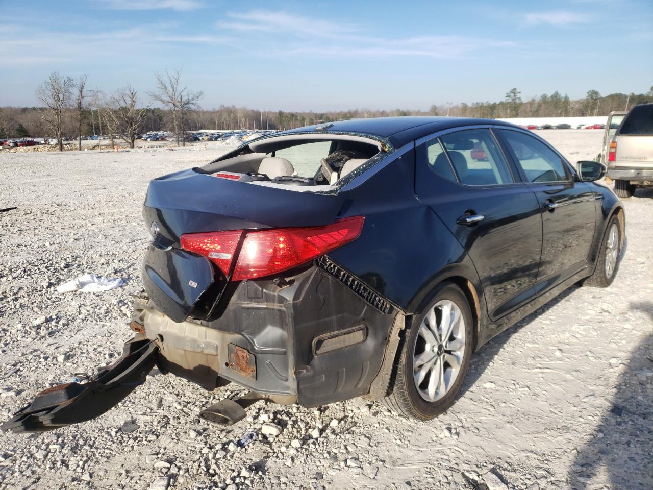 Photo 4 from auction – 2011 KIA OPTIMA EX with VIN KNAGN4A72B5052915