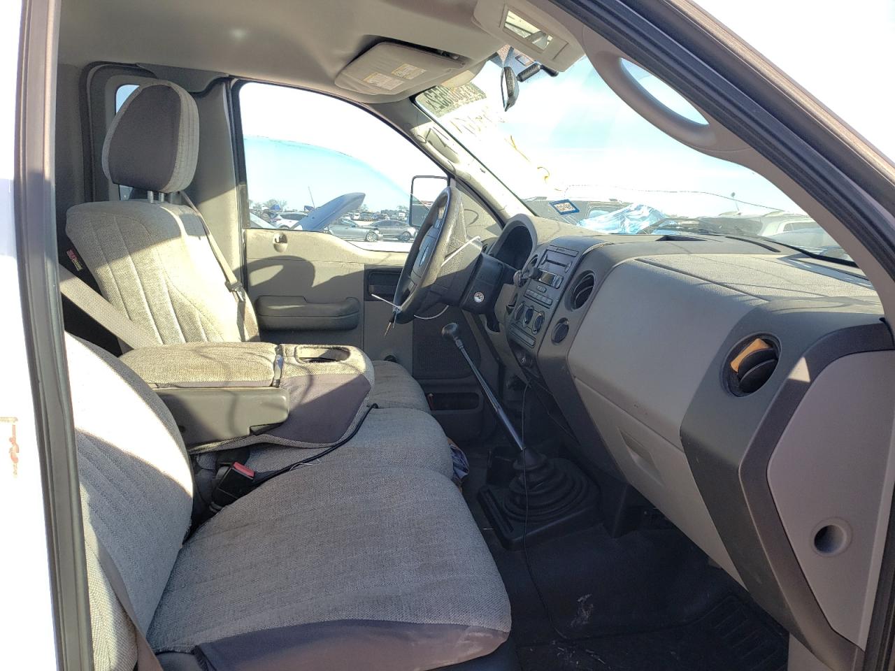 Photo 5 from auction – 2006 FORD F150 with VIN 1FTRF12266NA46308