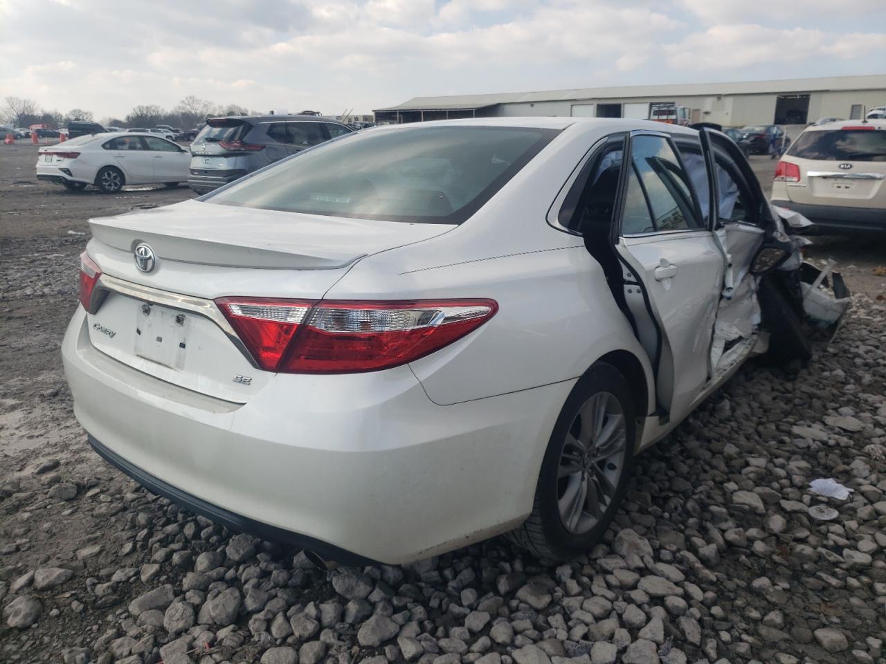 Photo 4 from auction – 2015 TOYOTA CAMRY LE with VIN 4T1BF1FK9FU115215