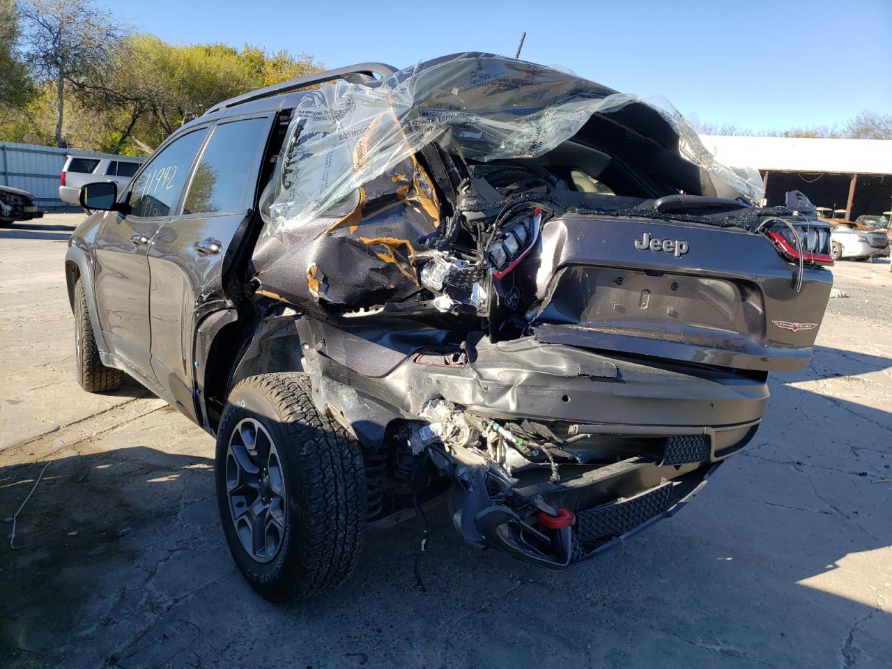 Photo 3 from auction – 2020 JEEP CHEROKEE T with VIN 1C4PJMBX0LD627162