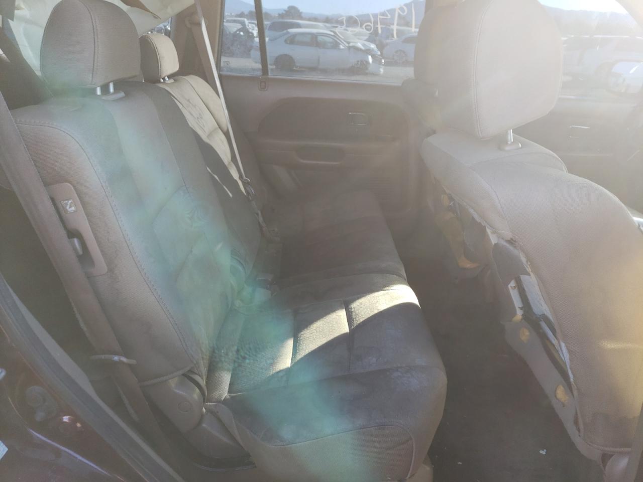 Photo 6 from auction – 2007 HONDA PILOT LX with VIN 2HKYF18137H537799