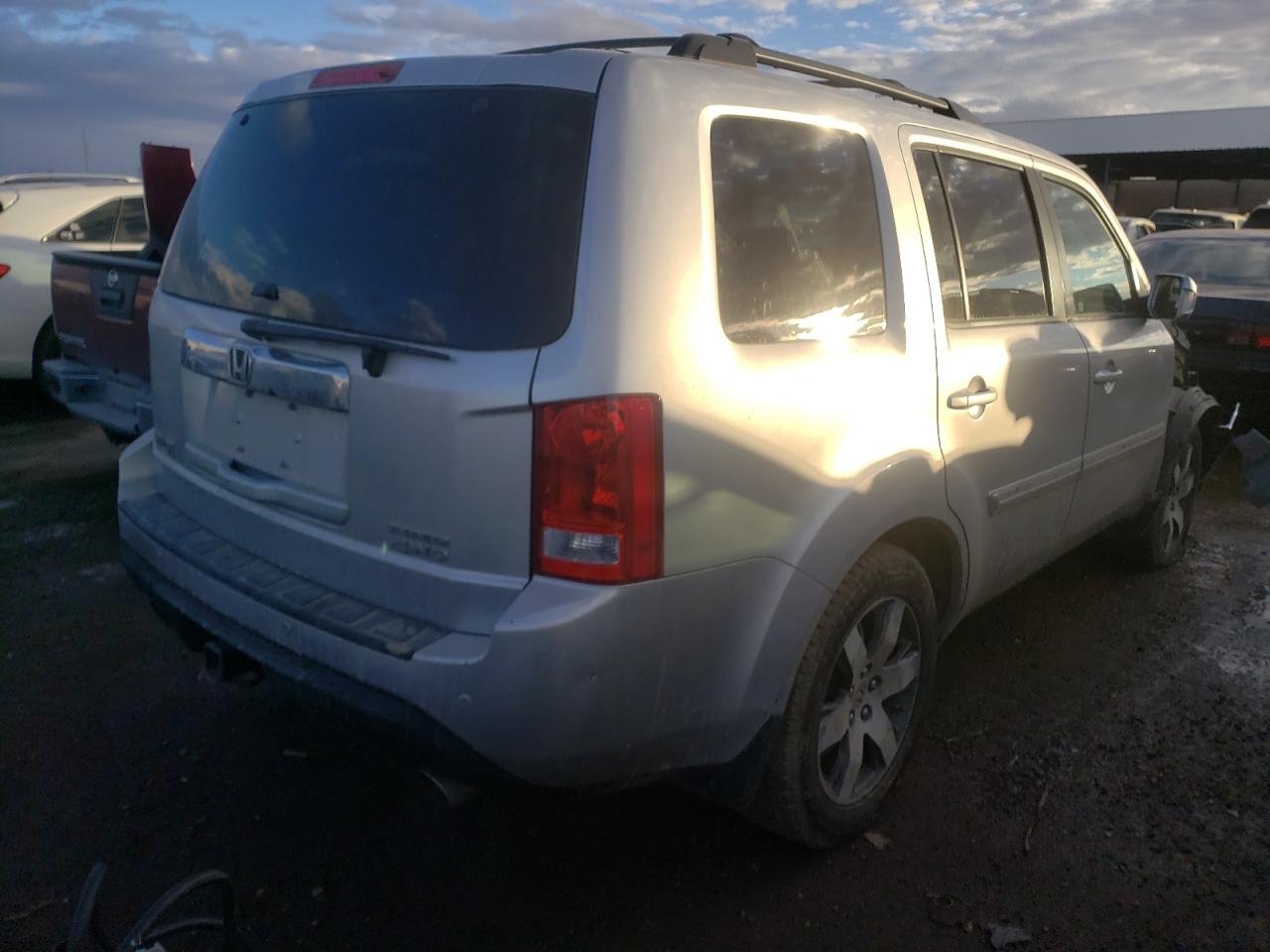 Zdjęcie 4 z aukcji – 2012 HONDA PILOT TOUR z VIN 5FNYF4H99CB084241