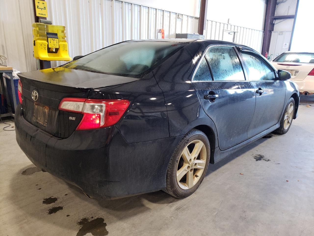 Photo 4 from auction – 2014 TOYOTA CAMRY L with VIN 4T1BF1FK3EU337585