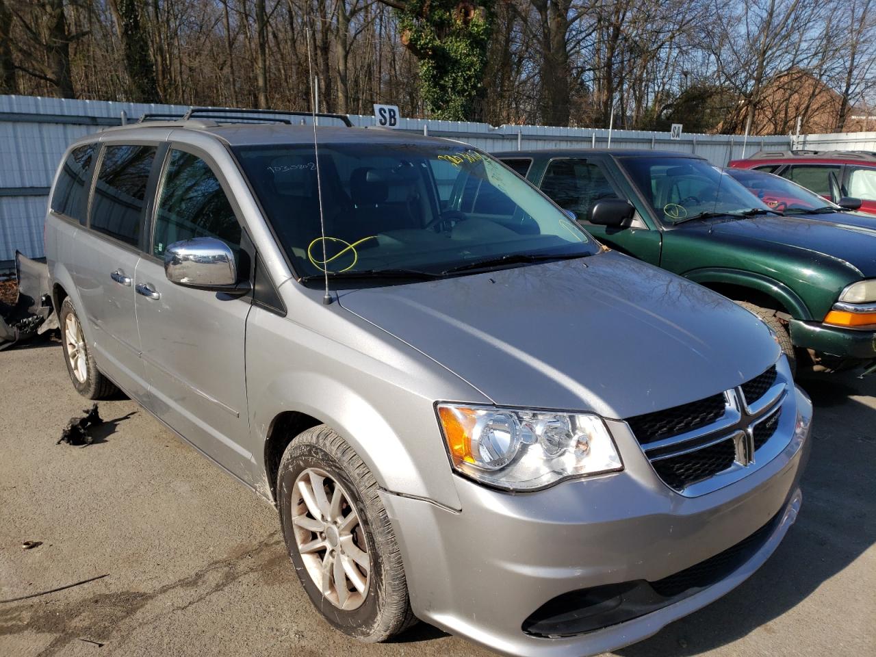 DODGE GRAND CARA 2015 with VIN 2C4RDGCG5FR541430 - Photo from auction