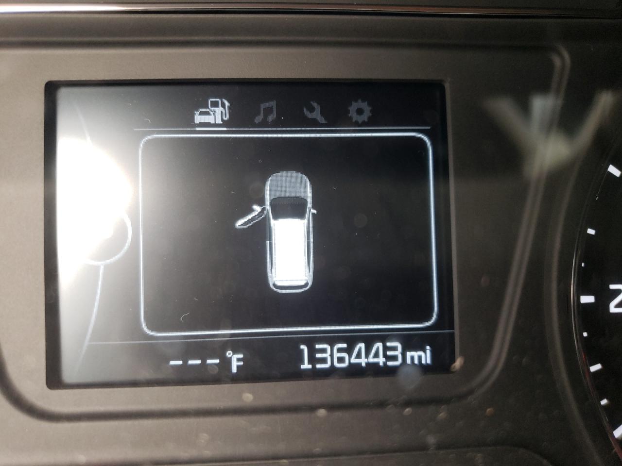 Photo 8 from auction – 2016 KIA SORENTO LX with VIN 5XYPG4A52GG024459