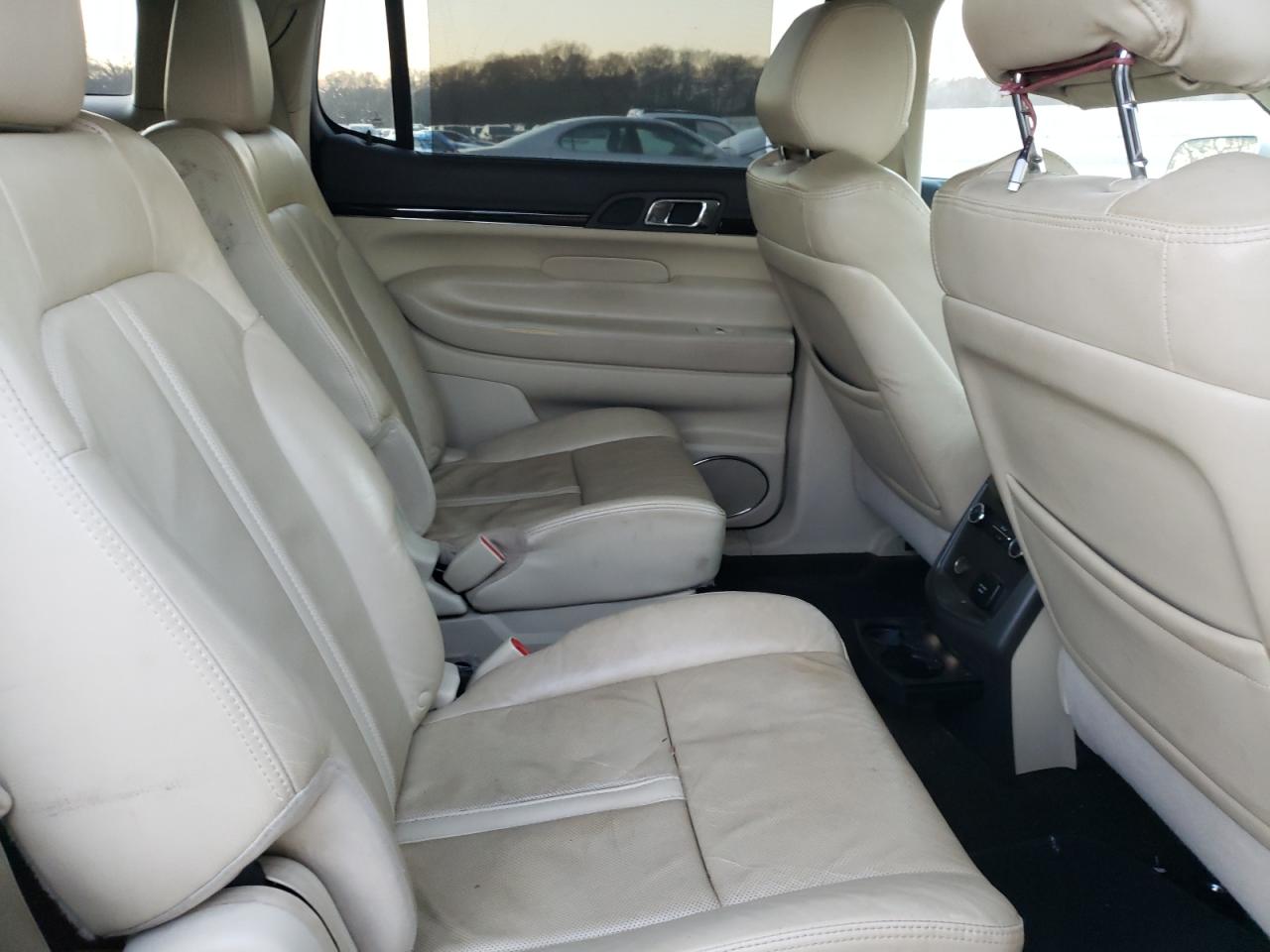 Photo 6 from auction – 2016 LINCOLN MKT with VIN 2LMHJ5ATXGBL03060