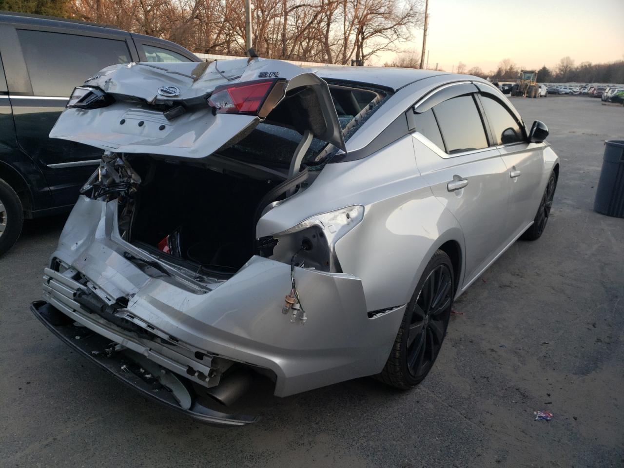 Photo 4 from auction – 2019 NISSAN ALTIMA SR with VIN 1N4BL4CV7KC207992