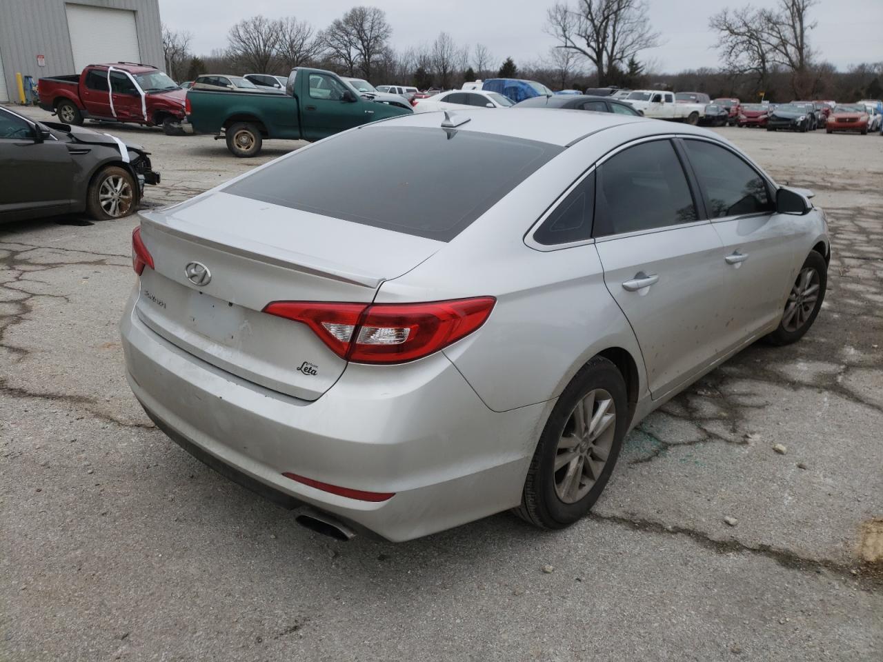 Photo 4 from auction – 2016 HYUNDAI SONATA SE with VIN 5NPE24AF0GH404925
