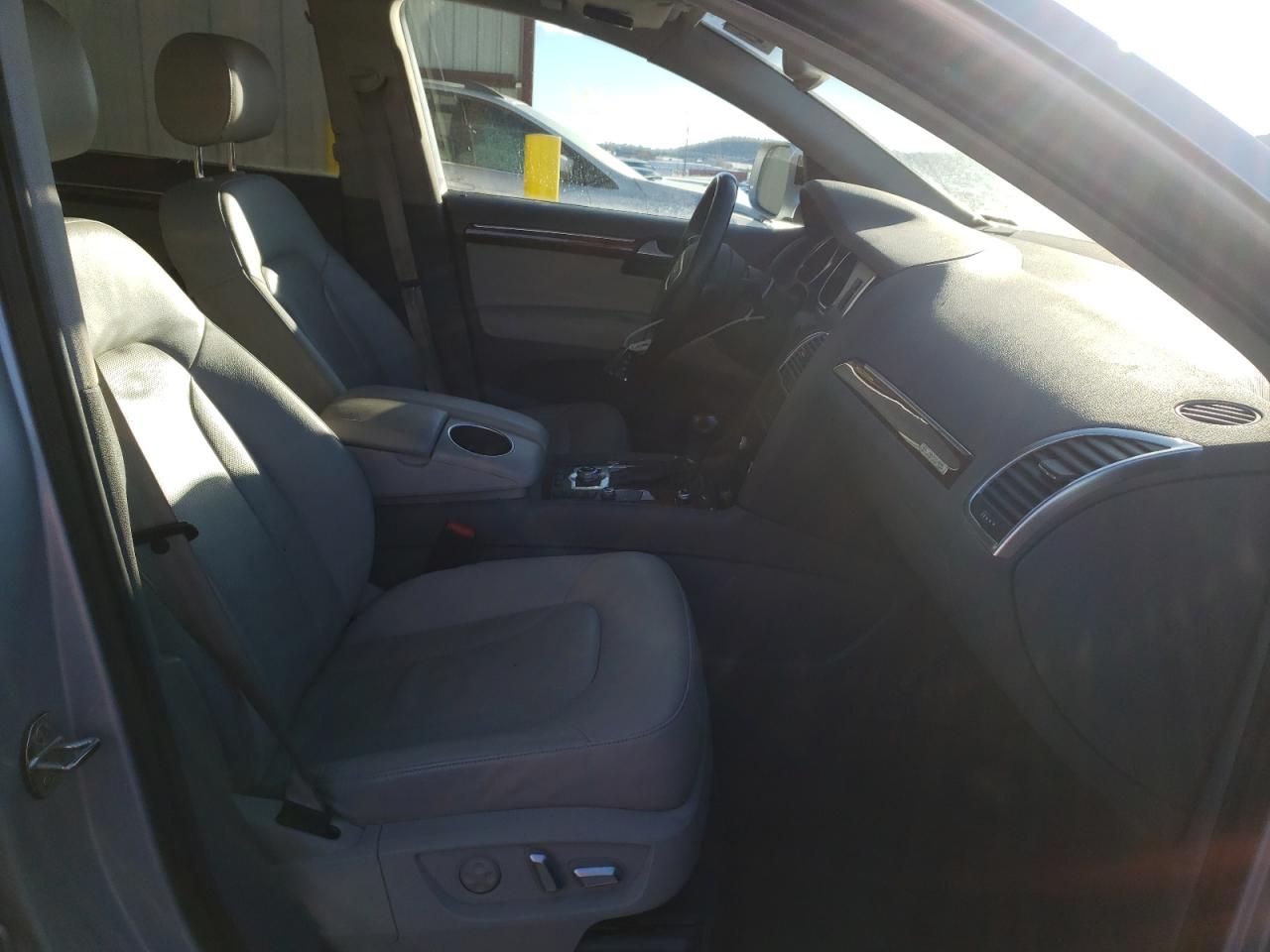 Photo 5 from auction – 2013 AUDI Q7 PRESTIG with VIN WA1DGBFE0DD015683
