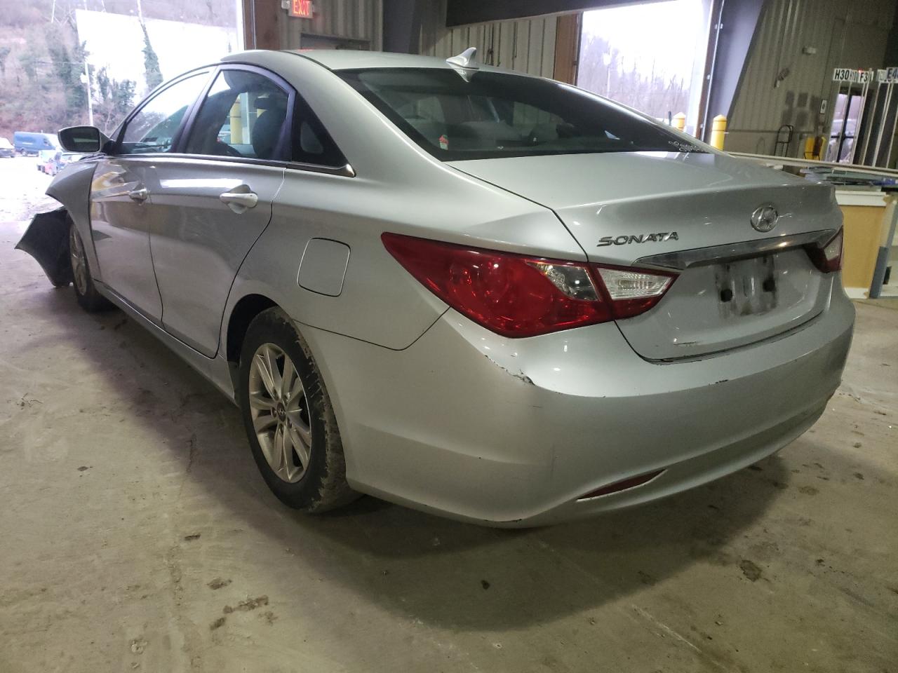 Photo 3 from auction – 2011 HYUNDAI SONATA GLS with VIN 5NPEB4AC2BH009322