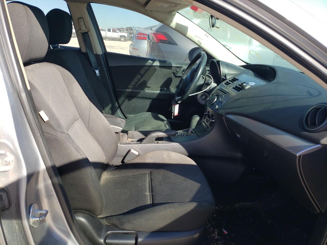 Photo 5 from auction – 2013 MAZDA 3 I with VIN JM1BL1TF2D1800496