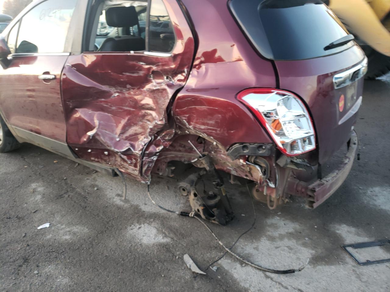 Photo 9 from auction – 2016 CHEVROLET TRAX LTZ with VIN 3GNCJRSB4GL245224