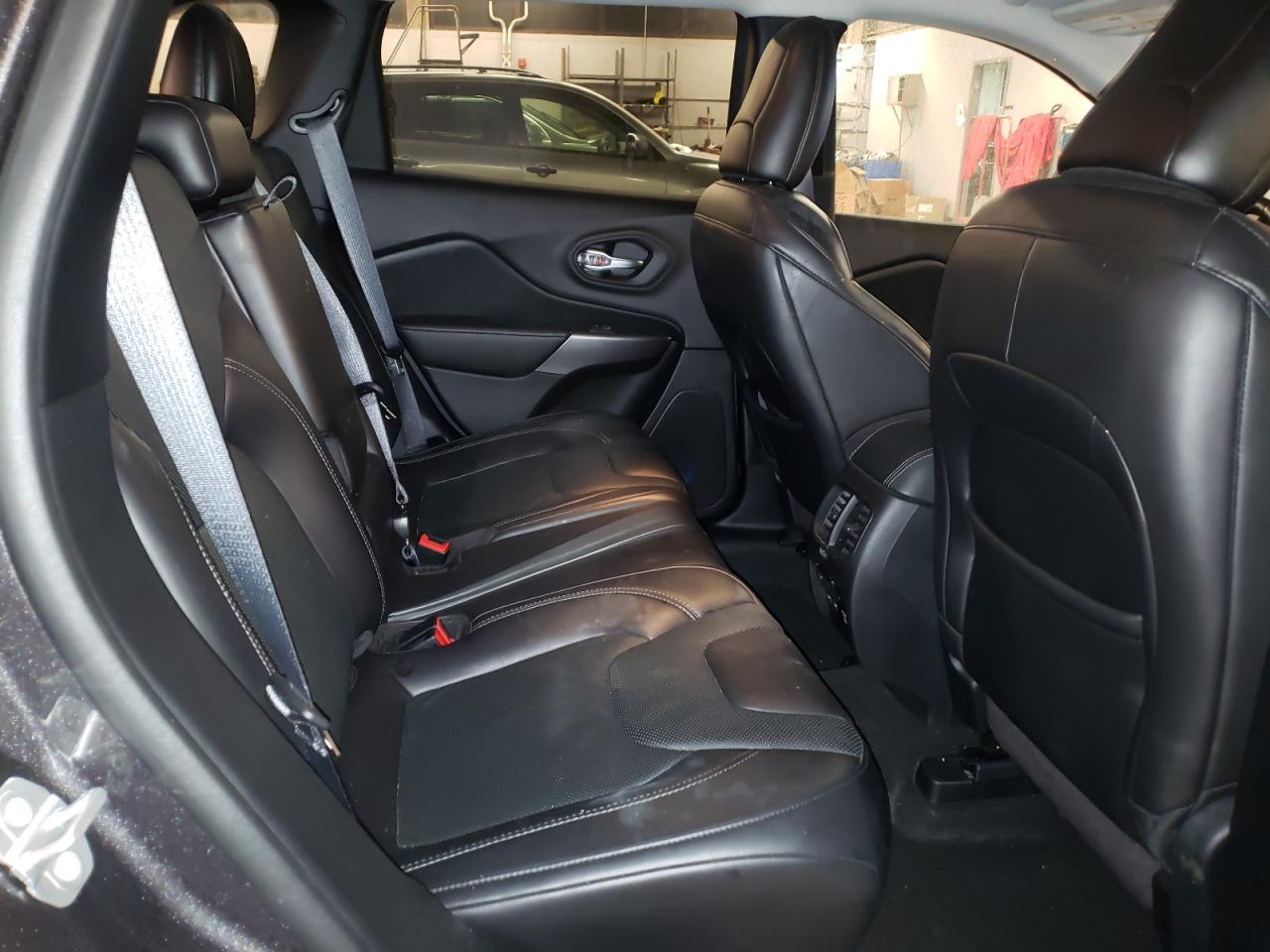 Photo 6 from auction – 2020 JEEP CHEROKEE L with VIN 1C4PJLDB8LD561116