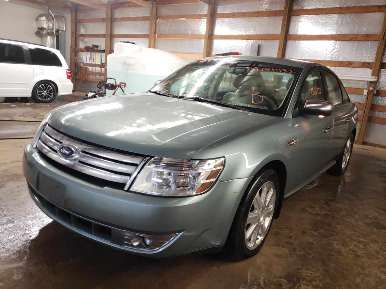Photo 2 from auction – 2008 FORD TAURUS LIM with VIN 1FAHP25W98G125319