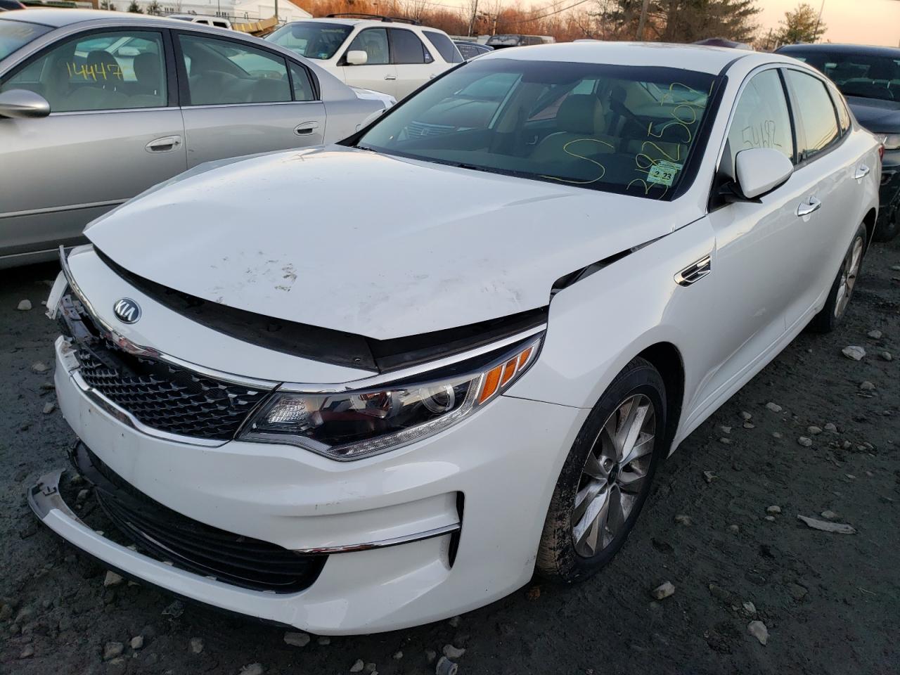 Photo 2 from auction – 2018 KIA OPTIMA EX with VIN 5XXGU4L36JG188541