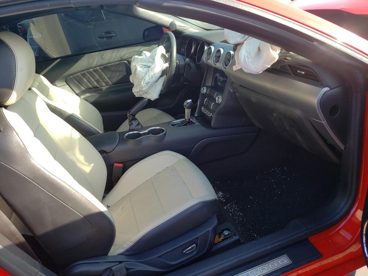 Photo 5 from auction – 2018 FORD MUSTANG with VIN 1FATP8UH1J5155335