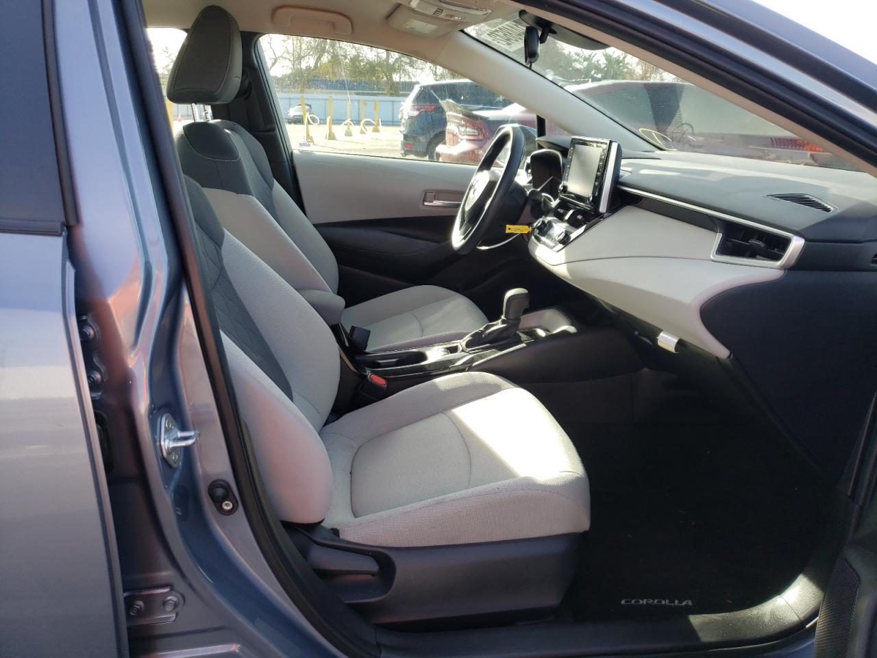 Photo 5 from auction – 2021 TOYOTA COROLLA LE with VIN 5YFEPMAE9MP208442