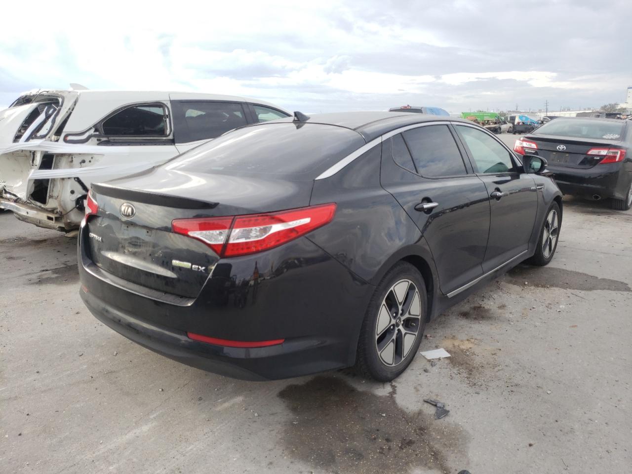 Photo 4 from auction – 2013 KIA OPTIMA HYB with VIN KNAGM4AD5D5039720