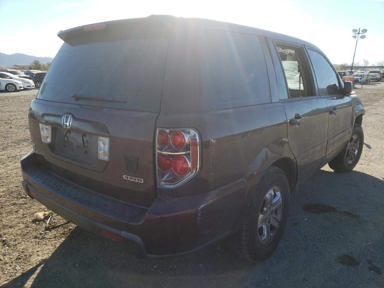 Photo 4 from auction – 2007 HONDA PILOT LX with VIN 2HKYF18137H537799